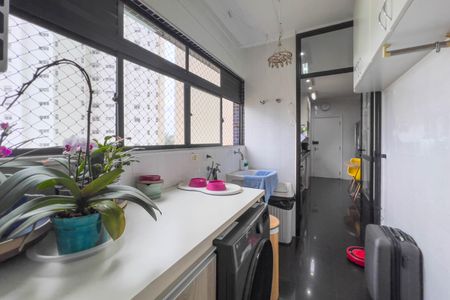 Apartamento à venda com 117m², 3 quartos e 2 vagas Apartamento à venda com 117m², 3 quartos e 2 vagasÁrea de Serviço
