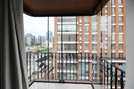 Apartamento para alugar com 94m², 1 quarto e 2 vagas Apartamento para alugar com 94m², 1 quarto e 2 vagasVaranda da sala