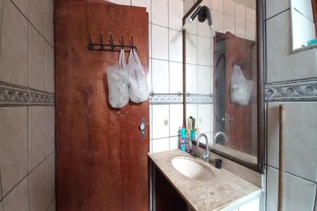 Casa à venda com 129m², 6 quartos e 2 vagasBanheiro