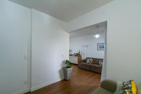 Apartamento à venda com 96m², 3 quartos e 2 vagas Apartamento à venda com 96m², 3 quartos e 2 vagasSala de TV