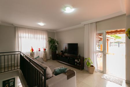 Apartamento à venda com 300m², 3 quartos e 2 vagasSala