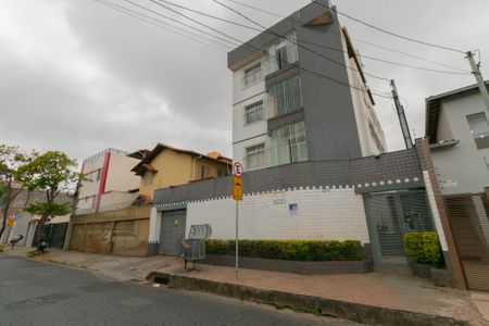 Apartamento à venda com 300m², 3 quartos e 2 vagasFachada