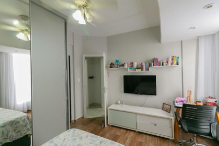 Apartamento à venda com 300m², 3 quartos e 2 vagasSuíte 1