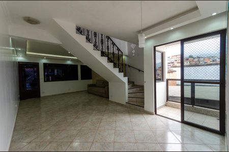 Sala de casa para alugar com 3 quartos, 150m² em Jardim dos Francos, São Paulo