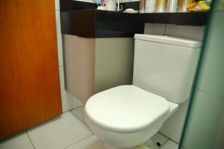 Apartamento à venda com 58m², 2 quartos e 1 vagaBanheiro da Suíte 1