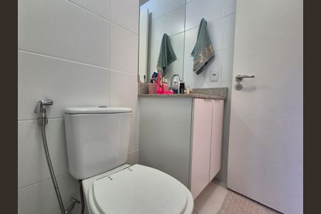 Apartamento para alugar com 60m², 2 quartos e sem vagaBanheiro da Suíte