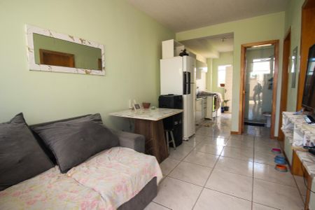 Sala de casa de condomínio para alugar com 2 quartos, 50m² em Restinga, Porto Alegre