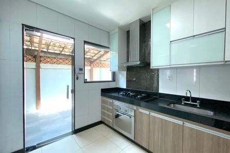 Casa à venda com 240m², 3 quartos e 6 vagasCozinha