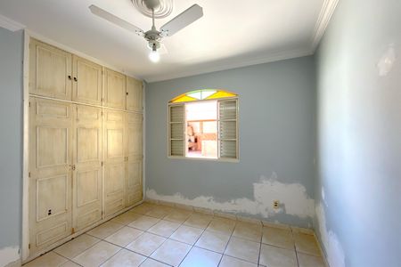 Casa à venda com 240m², 3 quartos e 6 vagasQuarto 2