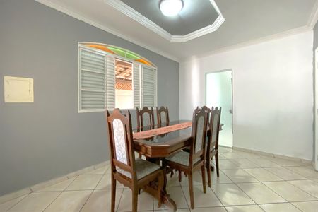 Casa à venda com 240m², 3 quartos e 6 vagasSala de Jantar