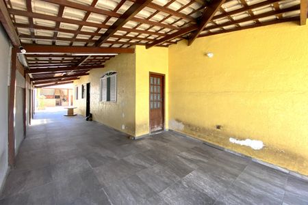 Casa à venda com 240m², 3 quartos e 6 vagasGaragem