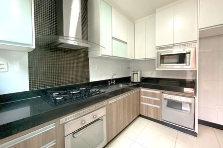 Casa à venda com 240m², 3 quartos e 6 vagasCozinha