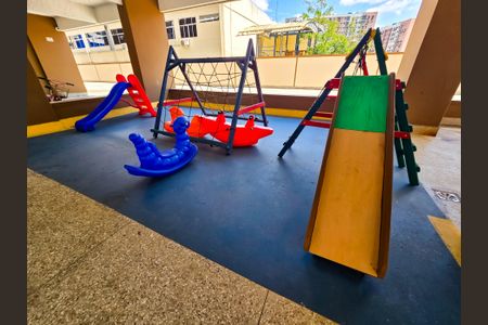 Apartamento à venda com 45m², 2 quartos e 1 vaga Apartamento à venda com 45m², 2 quartos e 1 vagaÁrea comum - Playground