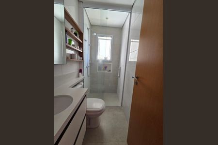 Apartamento à venda com 82m², 3 quartos e 3 vagas Apartamento à venda com 82m², 3 quartos e 3 vagasBanheiro Suíte 1