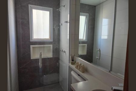 Apartamento à venda com 82m², 3 quartos e 3 vagas Apartamento à venda com 82m², 3 quartos e 3 vagasBanheiro Social