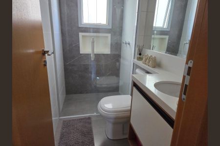 Apartamento à venda com 82m², 3 quartos e 3 vagas Apartamento à venda com 82m², 3 quartos e 3 vagasBanheiro Social