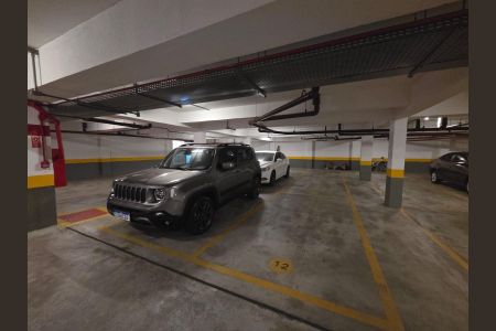 Apartamento à venda com 82m², 3 quartos e 3 vagas Apartamento à venda com 82m², 3 quartos e 3 vagasGaragem