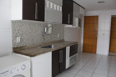 Apartamento à venda com 241m², 4 quartos e 2 vagasCozinha