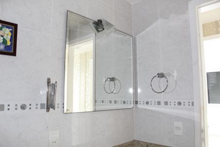 Apartamento à venda com 241m², 4 quartos e 2 vagasBanheiro Social