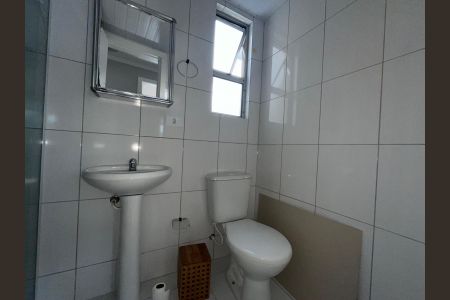 Banheiro Social de apartamento para alugar com 3 quartos, 55m² em Santa Cândida, Curitiba
