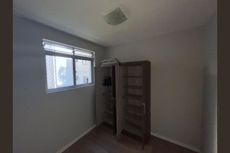 Quarto 2 de apartamento para alugar com 3 quartos, 55m² em Santa Cândida, Curitiba