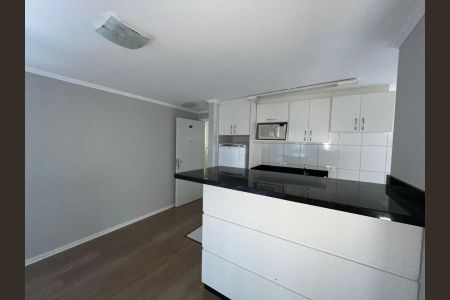 Sala de apartamento para alugar com 3 quartos, 55m² em Santa Cândida, Curitiba