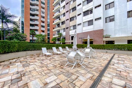 Apartamento para alugar com 400m², 4 quartos e 4 vagasÁrea comum - Piscina