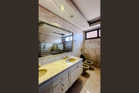 Apartamento para alugar com 400m², 4 quartos e 4 vagasBanheiro da Suíte 1