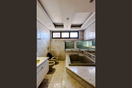 Apartamento para alugar com 400m², 4 quartos e 4 vagasBanheiro da Suíte 1