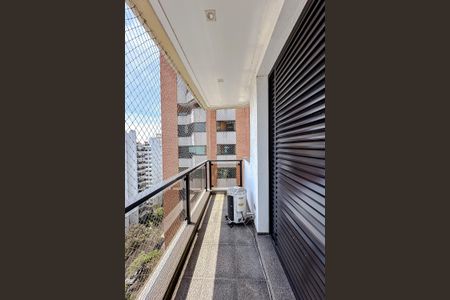 Apartamento para alugar com 400m², 4 quartos e 4 vagasVaranda da Suíte 1