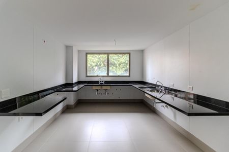 Apartamento à venda com 389m², 4 quartos e 6 vagas Apartamento à venda com 389m², 4 quartos e 6 vagasCozinha