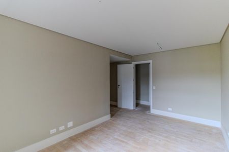 Apartamento à venda com 389m², 4 quartos e 6 vagas Apartamento à venda com 389m², 4 quartos e 6 vagasSuíte 2