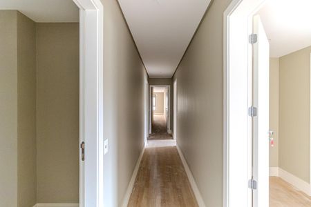 Apartamento à venda com 389m², 4 quartos e 6 vagas Apartamento à venda com 389m², 4 quartos e 6 vagasCorredor