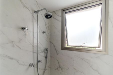 Apartamento à venda com 388m², 4 quartos e 6 vagas Apartamento à venda com 388m², 4 quartos e 6 vagasBanheiro da Suíte 4