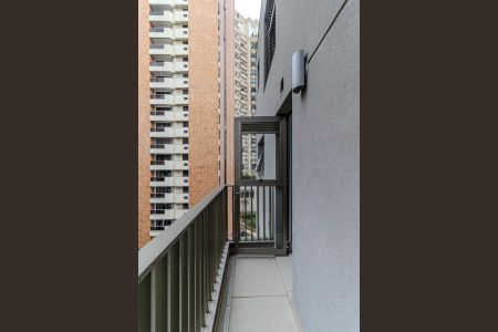 Apartamento à venda com 388m², 4 quartos e 6 vagas Apartamento à venda com 388m², 4 quartos e 6 vagasVaranda Área de Serviço