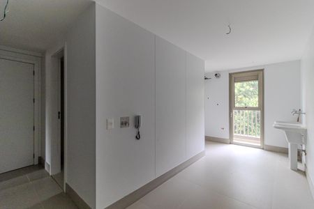 Apartamento à venda com 388m², 4 quartos e 6 vagas Apartamento à venda com 388m², 4 quartos e 6 vagasÁrea de Serviço