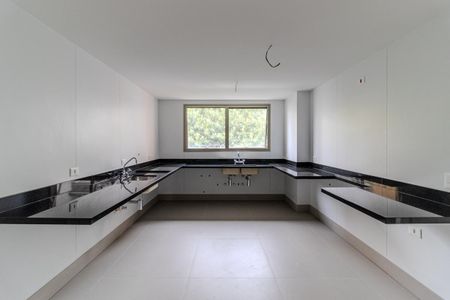 Apartamento à venda com 388m², 4 quartos e 6 vagas Apartamento à venda com 388m², 4 quartos e 6 vagasCozinha