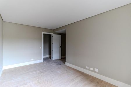 Apartamento à venda com 388m², 4 quartos e 6 vagas Apartamento à venda com 388m², 4 quartos e 6 vagasSuíte 2
