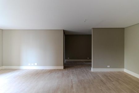 Apartamento à venda com 388m², 4 quartos e 6 vagas Apartamento à venda com 388m², 4 quartos e 6 vagasSuíte 3