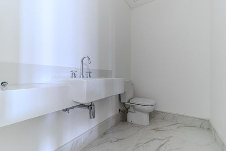 Apartamento à venda com 388m², 4 quartos e 6 vagas Apartamento à venda com 388m², 4 quartos e 6 vagasLavabo