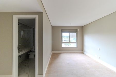 Apartamento à venda com 388m², 4 quartos e 6 vagas Apartamento à venda com 388m², 4 quartos e 6 vagasSuíte 2