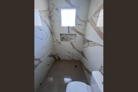 Banheiro de casa para alugar com 2 quartos, 50m² em Jardim Filhos da Terra, São Paulo