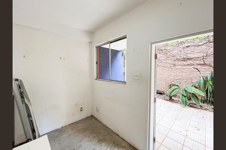 Casa à venda com 180m², 4 quartos e 2 vagasQuarto de Serviço