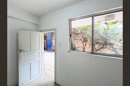 Casa à venda com 180m², 4 quartos e 2 vagasÁrea de Serviço
