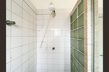 Casa à venda com 180m², 4 quartos e 2 vagasBanheiro 1