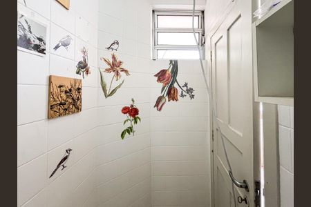 Casa à venda com 180m², 4 quartos e 2 vagasBanheiro de Serviço