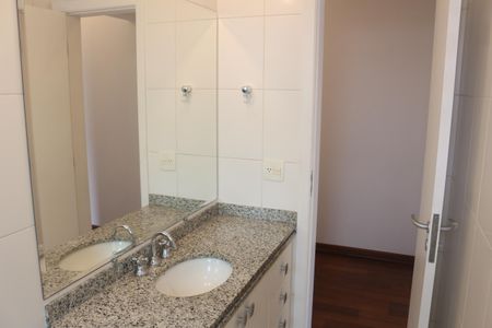 Apartamento para alugar com 117m², 3 quartos e 2 vagasBanheiro 1