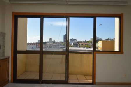 Porta Sacada da Janela da sala de apartamento à venda com 3 quartos, 90m² em Passo D’areia, Porto Alegre