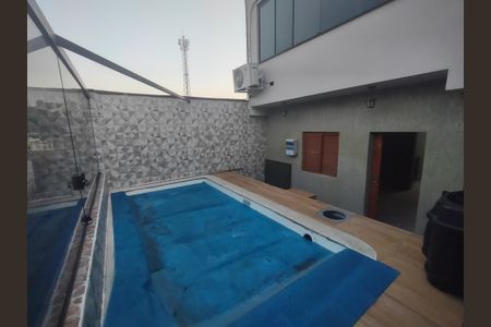 Casa para alugar com 358m², 4 quartos e 1 vaga Casa para alugar com 358m², 4 quartos e 1 vagaÁrea comum - Piscina