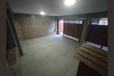 Casa para alugar com 358m², 4 quartos e 1 vaga Casa para alugar com 358m², 4 quartos e 1 vagaGaragem